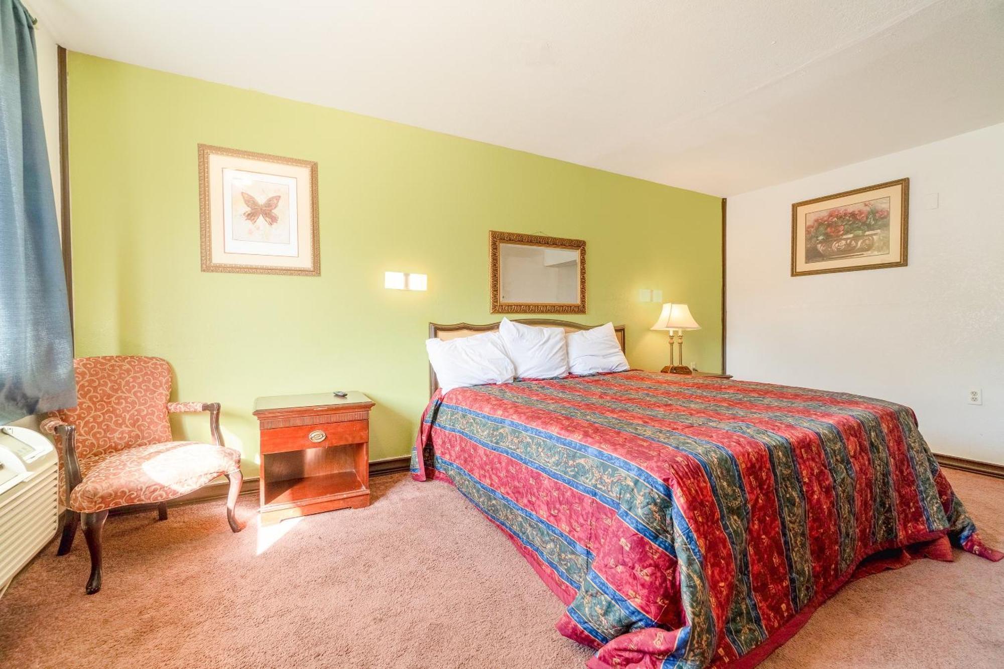 Castle Inn & Suites By Oyo Chickasha Buitenkant foto