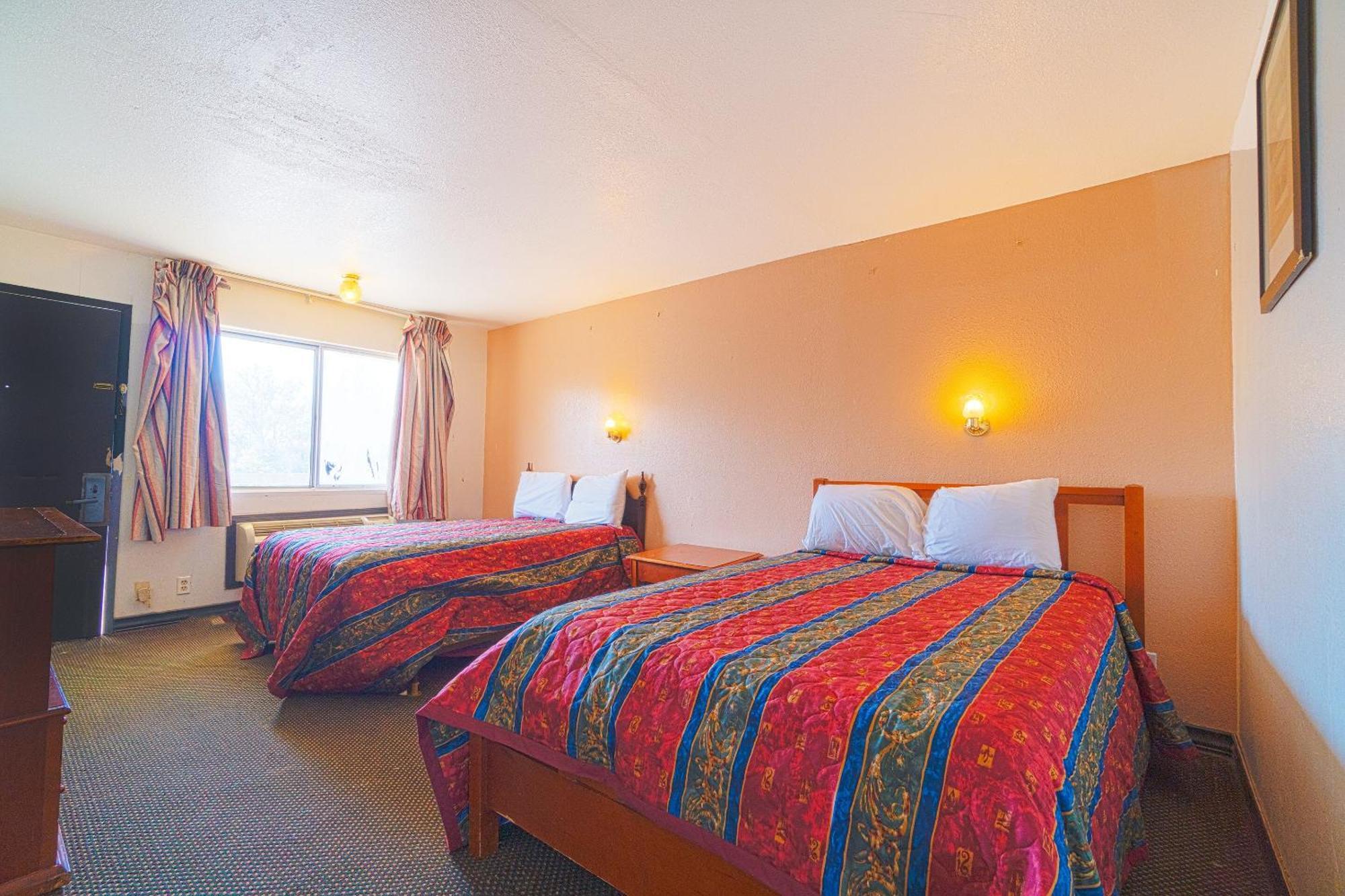 Castle Inn & Suites By Oyo Chickasha Buitenkant foto